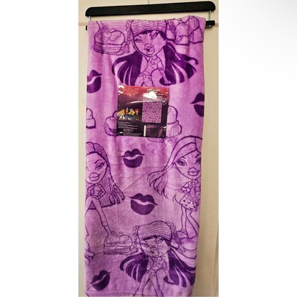 Bratz Soft Plush Twin Blanket